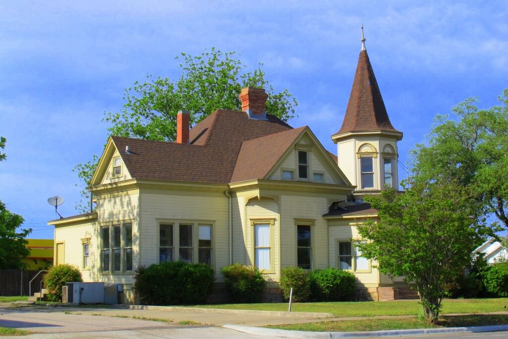 Lampasas Texas Victorian Home For Sale